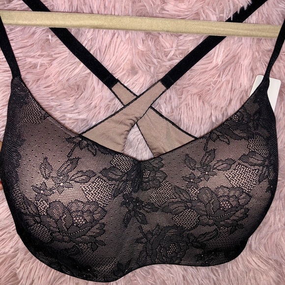 B. Tempt’d wirefree bra - Picture 3 of 7